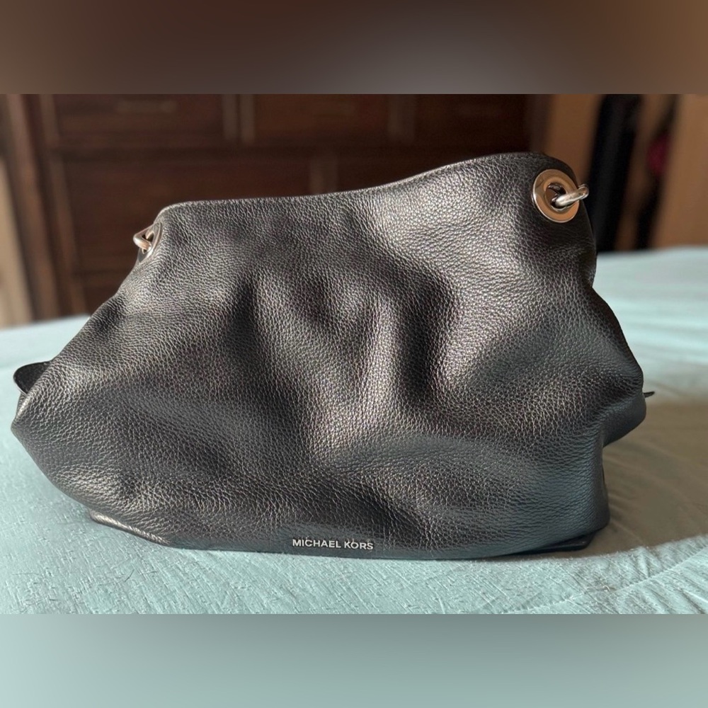 Michael Kors Kensington Large Pebbled Leather Tote Bag black with silver accents